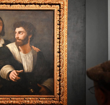 كورونا يغلق معرض رافايلو الإيطالي