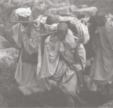 رحلة المغاربة مع الجوع والأوبئة..