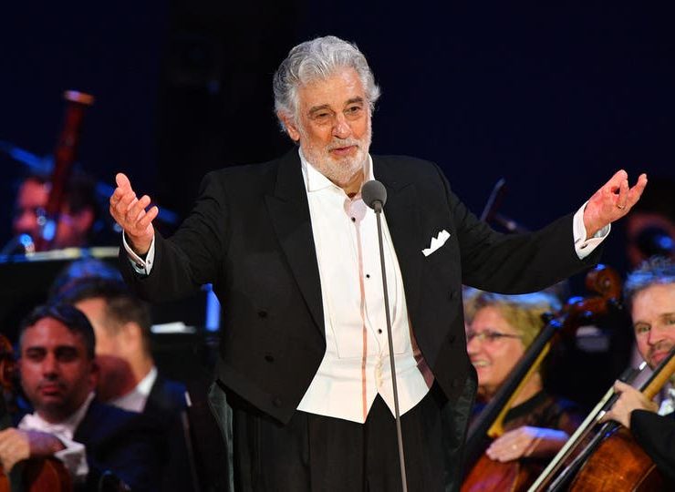 مغني أوبرا شهير أصابه كورونا