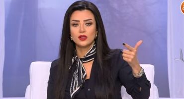 رضوى الشربينى : إلى ياسمين عبد العزيز: "البلوك ده لازم يبقى فىً محله"