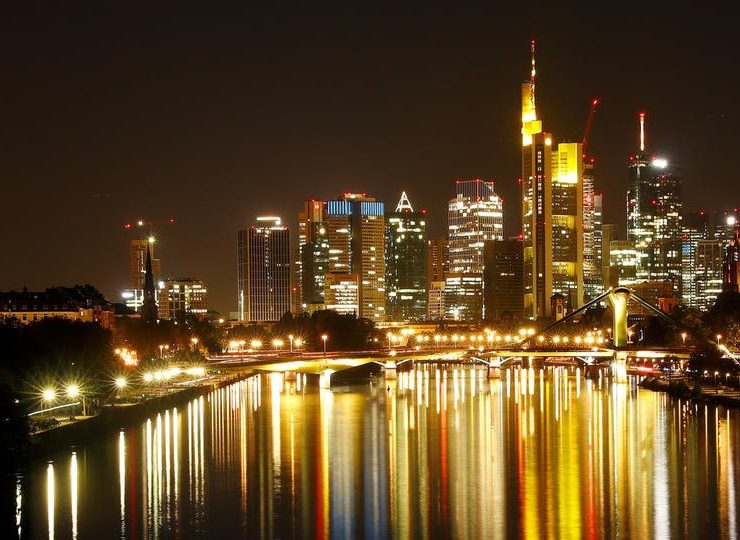 أوروبا تتنفس هواء نظيفاً بعد الحظر