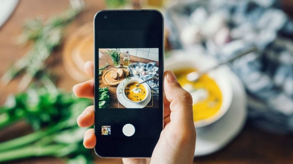 الصحة العالمية: كورونا لا ينتقل عبر (دلفري الطعام )