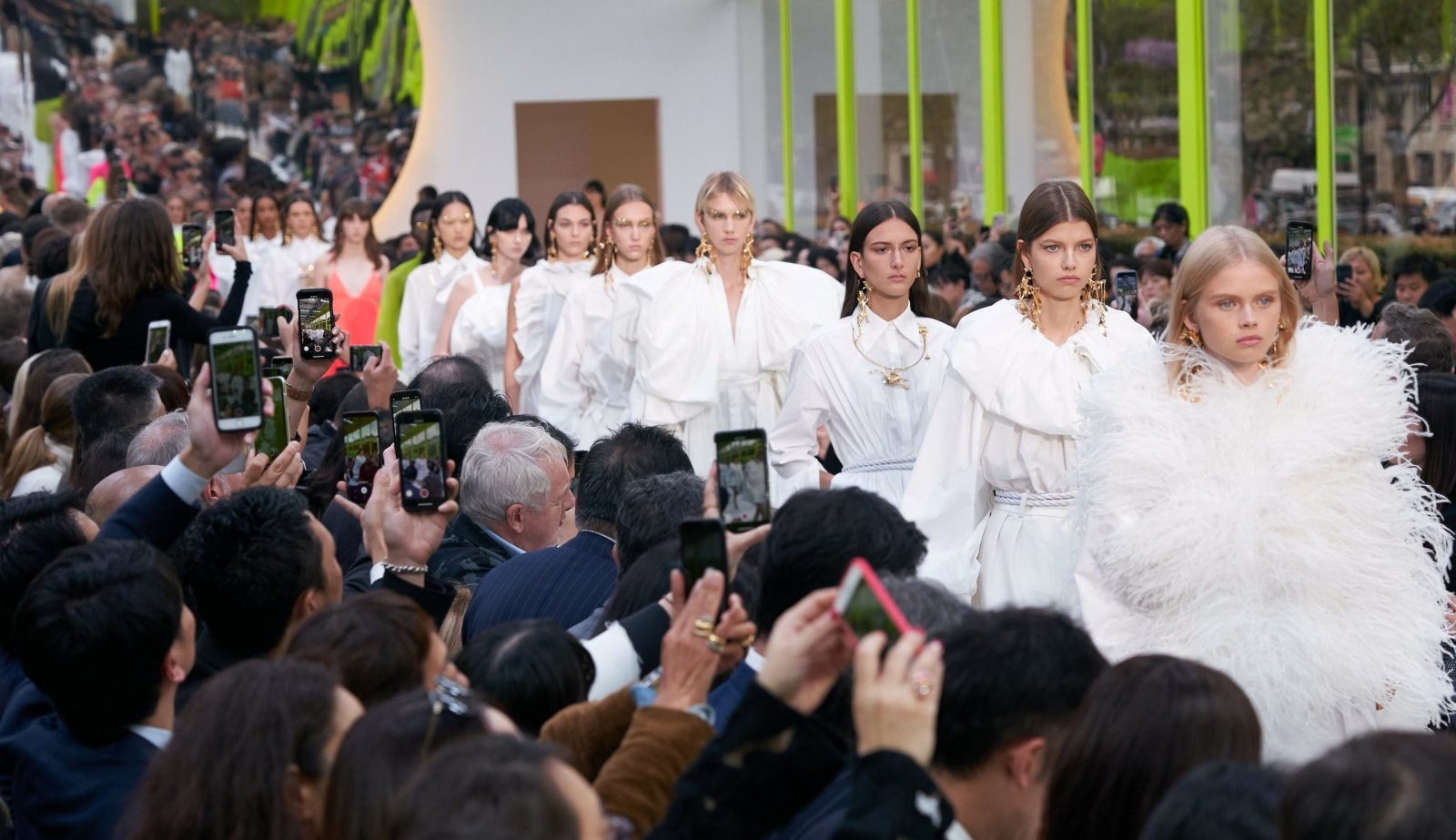 أفكار جديدة لارتداء القميص في ربيع وصيف 2020