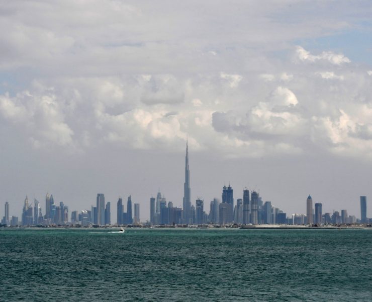 مارثون دبي الدولي الأول من نوعه :من المنزل