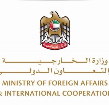 "الخارجية الإماراتية" تدعم الفنانين التشكيلين المحليين بشراء إبداعاتهم