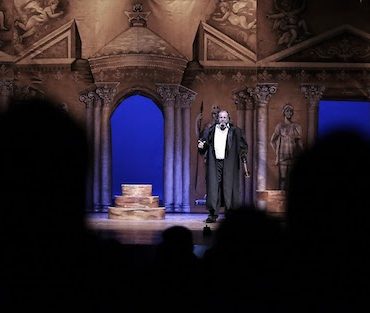 روادالمسرح المغاربة يواجهون "كورونا" بالعروض الافتراضية