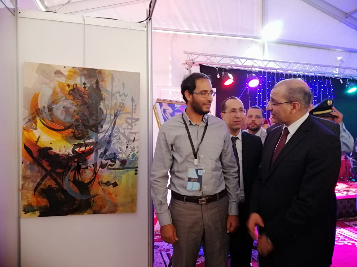 أستاذ الفنون الجميلة :الفنان المغربي عبدالفتاح الهراوي :أحرف القرآن الكريم سبب كبير في إلهامي