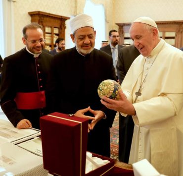 الصلاة من أجل الإنسانية