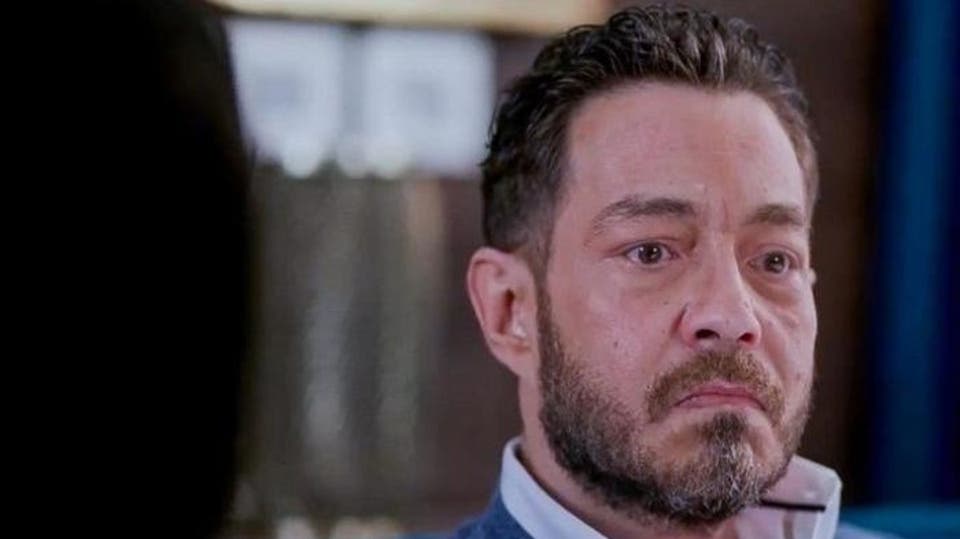 بالفيديو: الإحتفالات بالمقاهي بضرب أحمد زاهر في مسلسل البرنس
