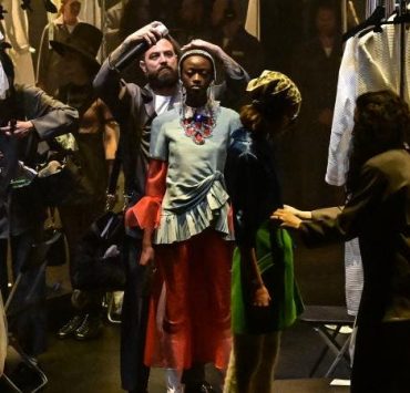 "غوتشي" تقلّص جدول عروضها المقبلة بسبب كورونا