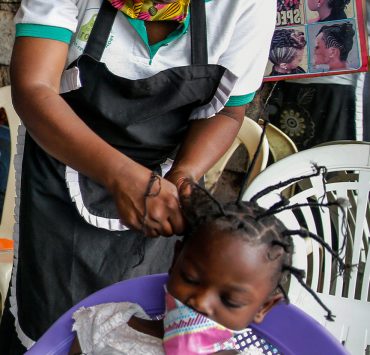 نصف دولار قيمة تسريحة شعر "كورونا"