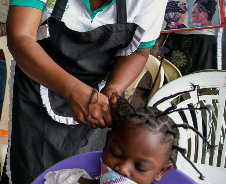 نصف دولار قيمة تسريحة شعر "كورونا"