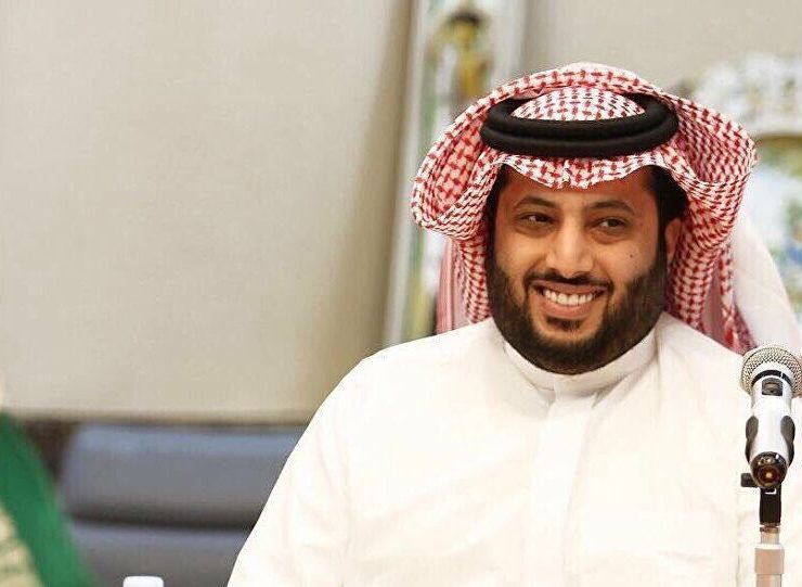 تركى آل الشيخ ينشر صورة لأصدقائه عمرو دياب وحمادة إسماعيل منذ 30 عامًا