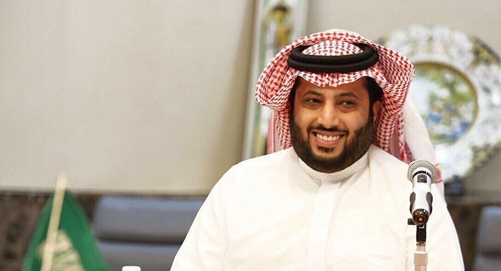 تركى آل الشيخ ينشر صورة لأصدقائه عمرو دياب وحمادة إسماعيل منذ 30 عامًا