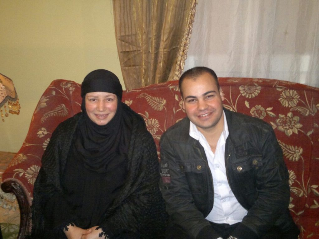 عبلة كامل ترد للمرة الأولى على شائعات إعتزالها الفن