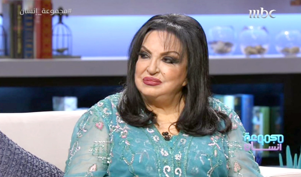 شاهد.. أخر ظهور لسميرة توفيق بالحجاب والكمامة