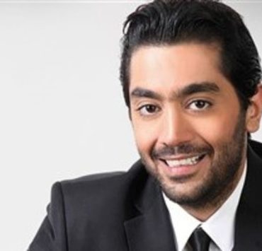 أحمد فلوكس يطمئن جمهوره: أنا بخير