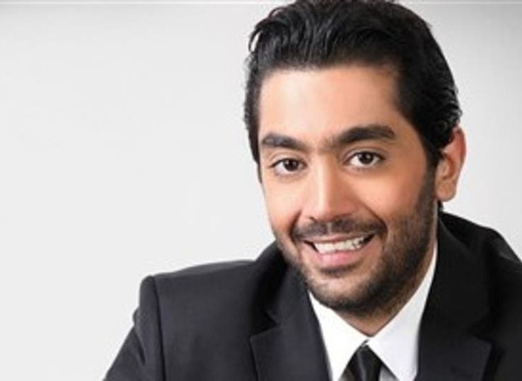 أحمد فلوكس يطمئن جمهوره: أنا بخير