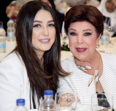 كندة علوش تطالب جمهورها بالدعاء لرجاء الجداوى: يا رب اشفى الكبيرة الغالية