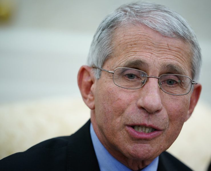 الدواء قبل اللقاح.. مفاجأة سارة من خبير شهير