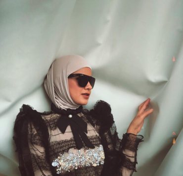 مزيج من الألوان المطرزة بالجرأة والإبداع المصممة ساره طه