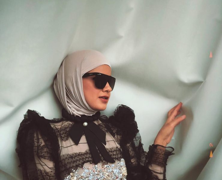 مزيج من الألوان المطرزة بالجرأة والإبداع المصممة ساره طه