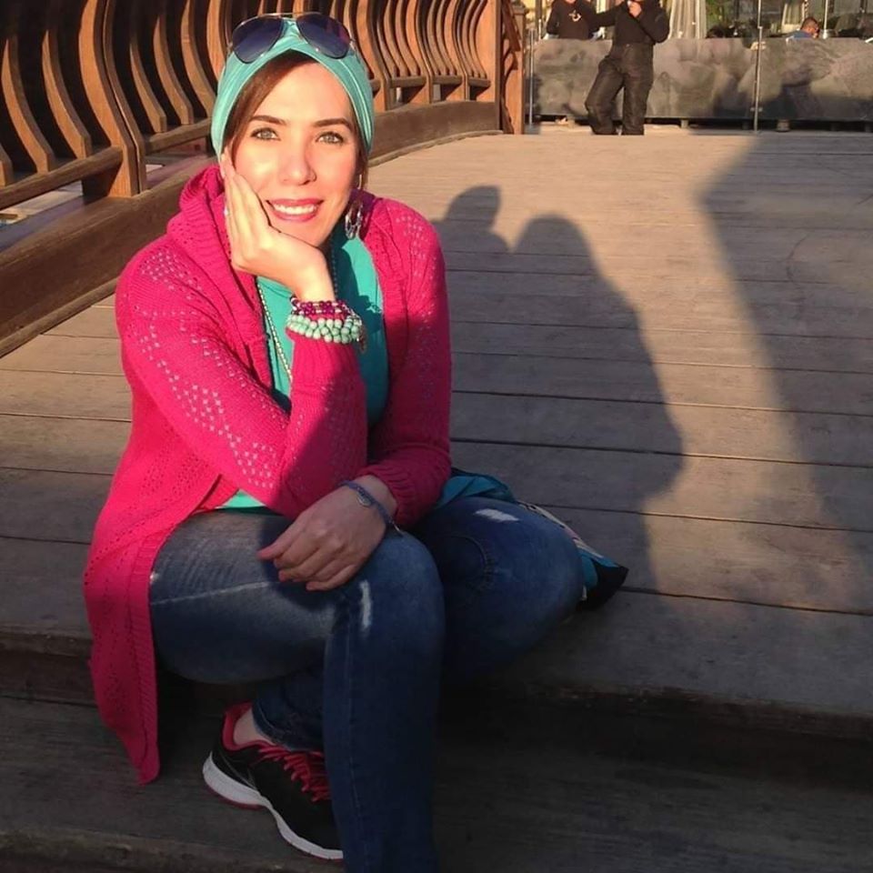 فنانة تشكيلية مصرية تفوز بجائزة من "الأكاديمية الملكية الهندية للفنون والثقافة"