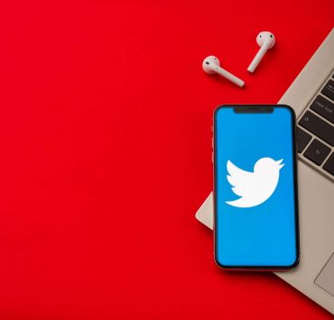 تويتر : المخترقون شباب لا صلة لهم بالجريمة المنظمة