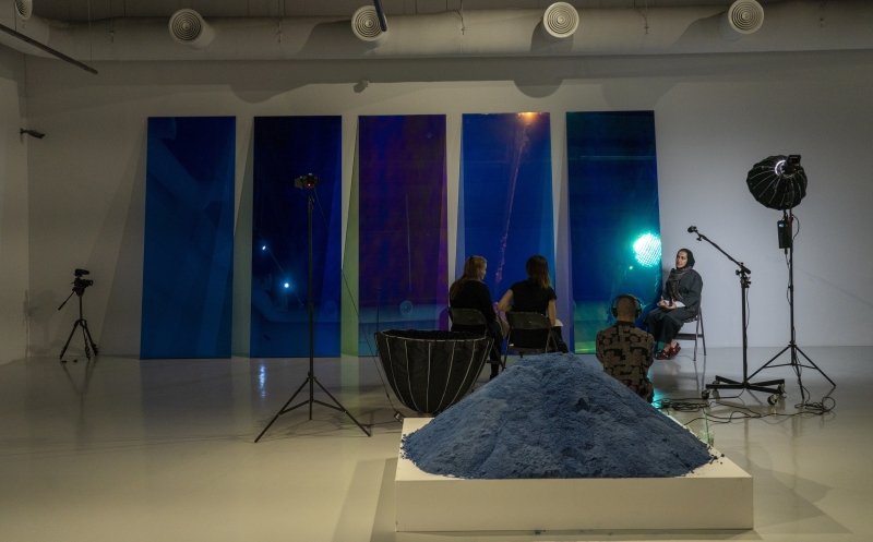 «ترتيب الأحجية».. حوار بصري ينبض بالجمال