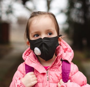 كورونا والأطفال مجدداً.. من منهم ينقل عدوى الوباء أكثر؟