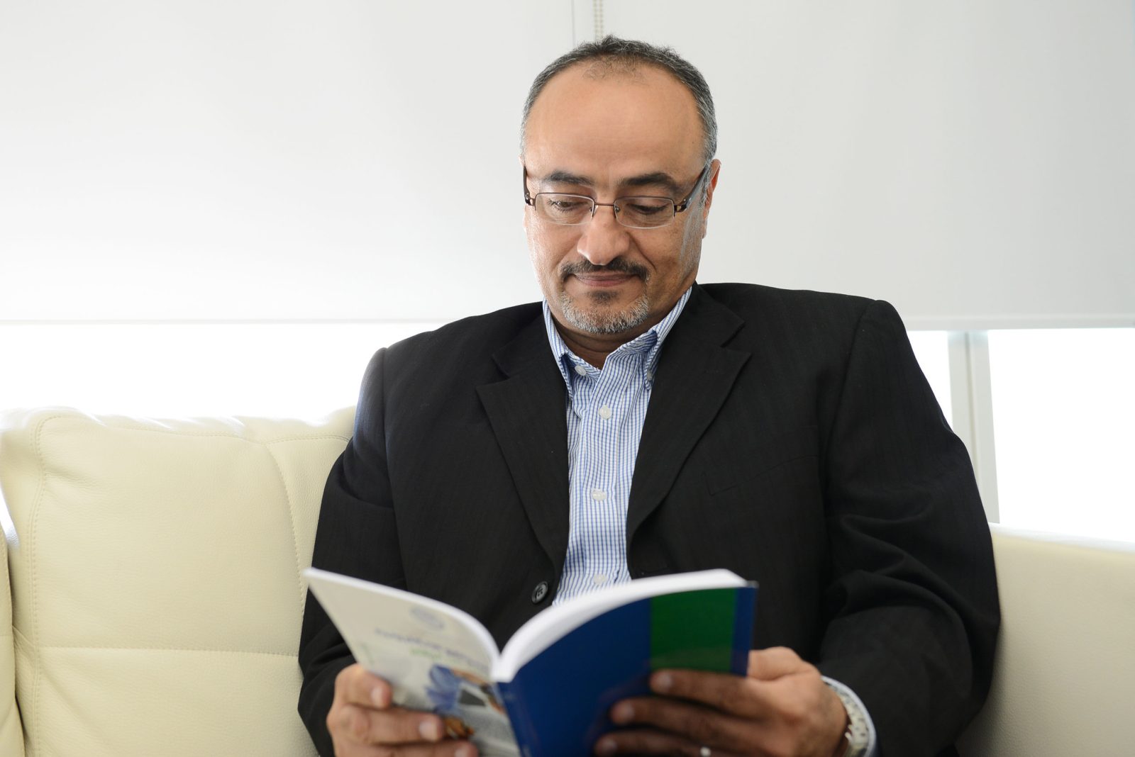 رواية "ولا يزال هشاً" لباسم شاهين