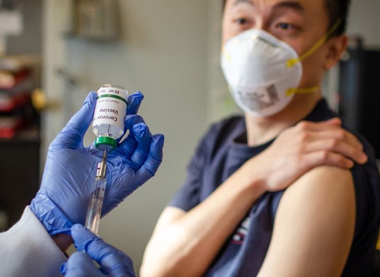 بريطانيا تستعد لحملة التطعيم ضد كورونا بشراء 65 مليون أداة حقن