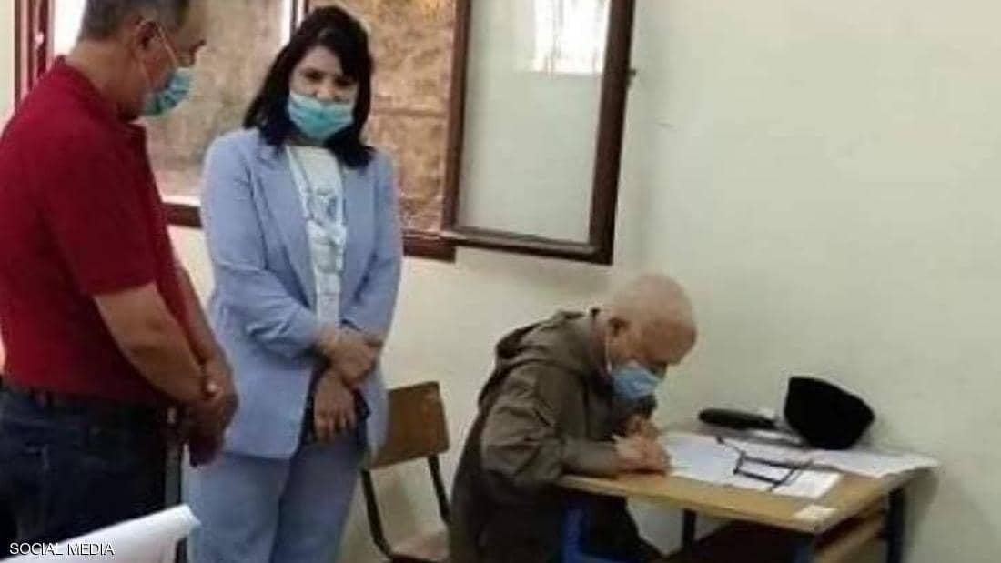 مغربي في الـ79 عاما يجتاز امتحان الثانوية رغم تحديات كورونا