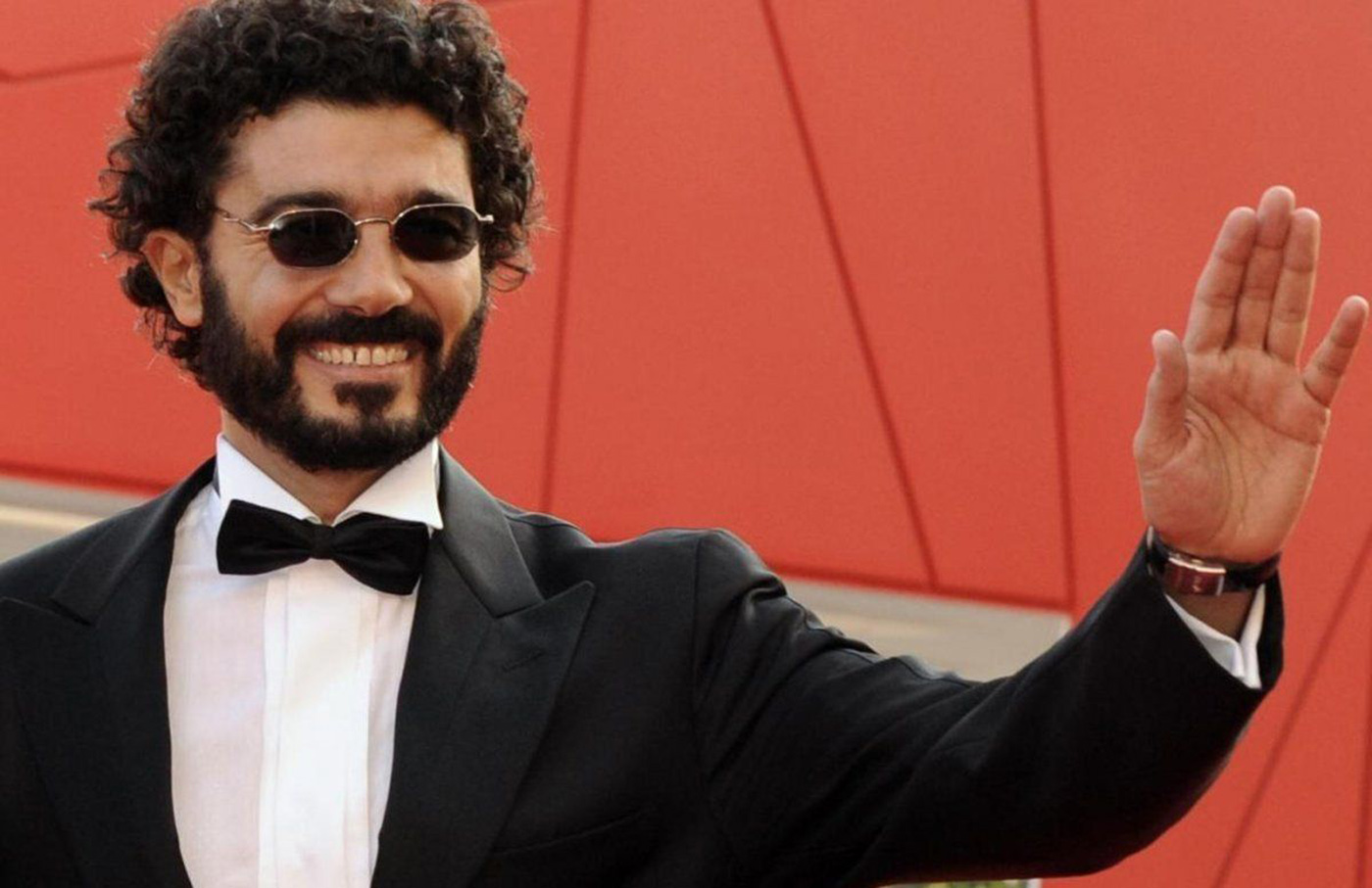 خالد النبوي يفاجئ الجمهور بصورة تكشف كواليس المشهد الأخير من "ممالك النار"