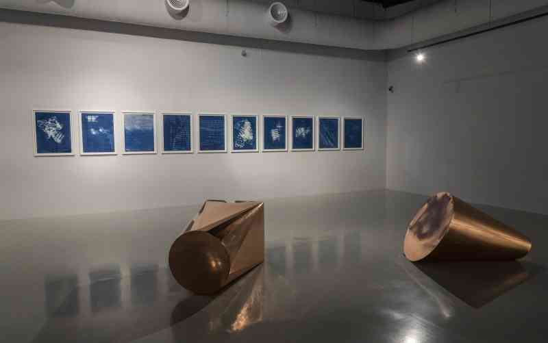 «ترتيب الأحجية».. حوار بصري ينبض بالجمال