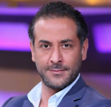 عبد المنعم عمايري ينهي الجدل: أم سلمى قلوبنا معك