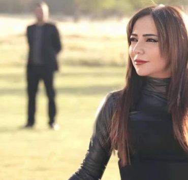 أمل عرفة أنا والحمد لله مصابة بفايروس كورونا