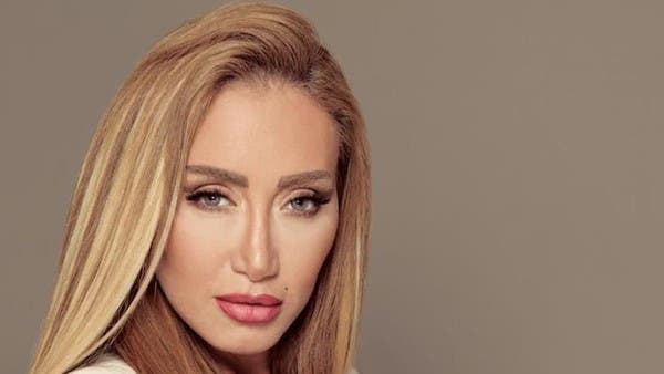 ريهام سعيد تتعرض للتحرش و تستغيث بالمسؤولين لايف