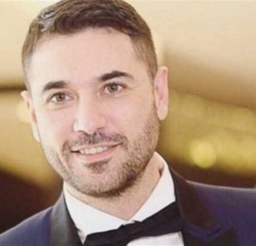 أحمد عز يرفع علم لبنان على المسرح الأمس
