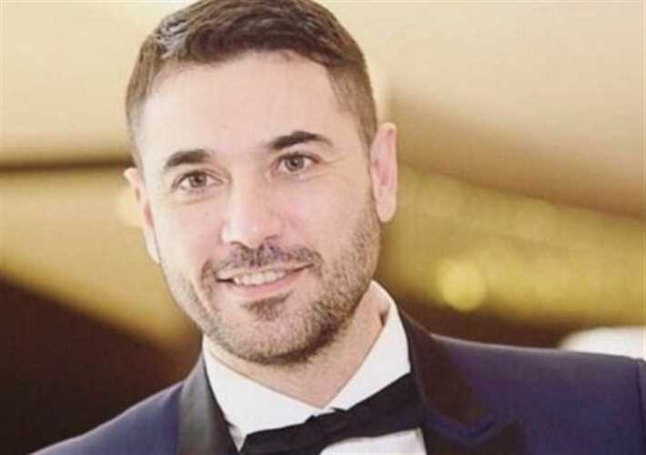 أحمد عز يرفع علم لبنان على المسرح الأمس