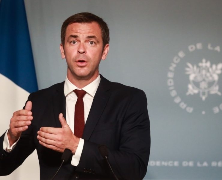 وزير الصحة الفرنسي: كورونا ينتشر أسرع بين المرضى تحت الـ40