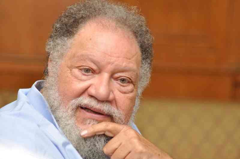 يحيى الفخراني يفاضل بين سيناريوهات عدة للمشاركة بالماراثون الرمضاني