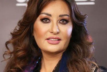 لطيفة التونسية وهند صبرى تدعمان الجزائريين