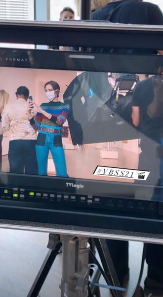 فيكتوريا بيكهام تتألق فى كواليس استعدادها لأسبوع الموضة بلندن LFW