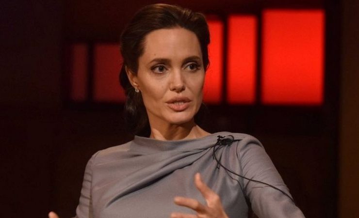 أنجيلينا جولي تقدم تبرعاً سخياً لطفلين في بريطانيا
