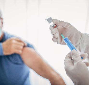 نكسة لقاح كورونا الأبرز.. مرض عرضي لمشارك بالمرحلة الأخيرة