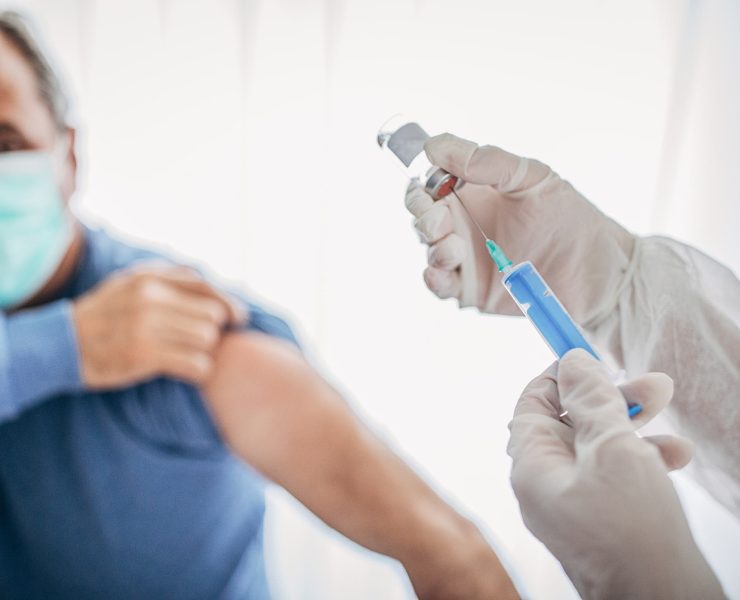 نكسة لقاح كورونا الأبرز.. مرض عرضي لمشارك بالمرحلة الأخيرة