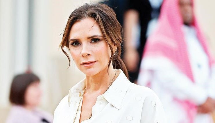 فيكتوريا بيكهام تتألق فى كواليس استعدادها لأسبوع الموضة بلندن LFW
