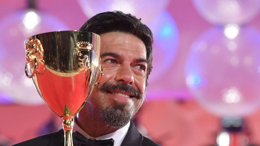 فيلم "نومادلاند" يفوز بجائزة الأسد الذهبي بمهرجان البندقية السينمائي