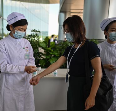 منظمة الصحة تدعو الدول للاستعداد "للموجة الثانية للوباء